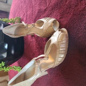 Gold Nine West 8 1/2